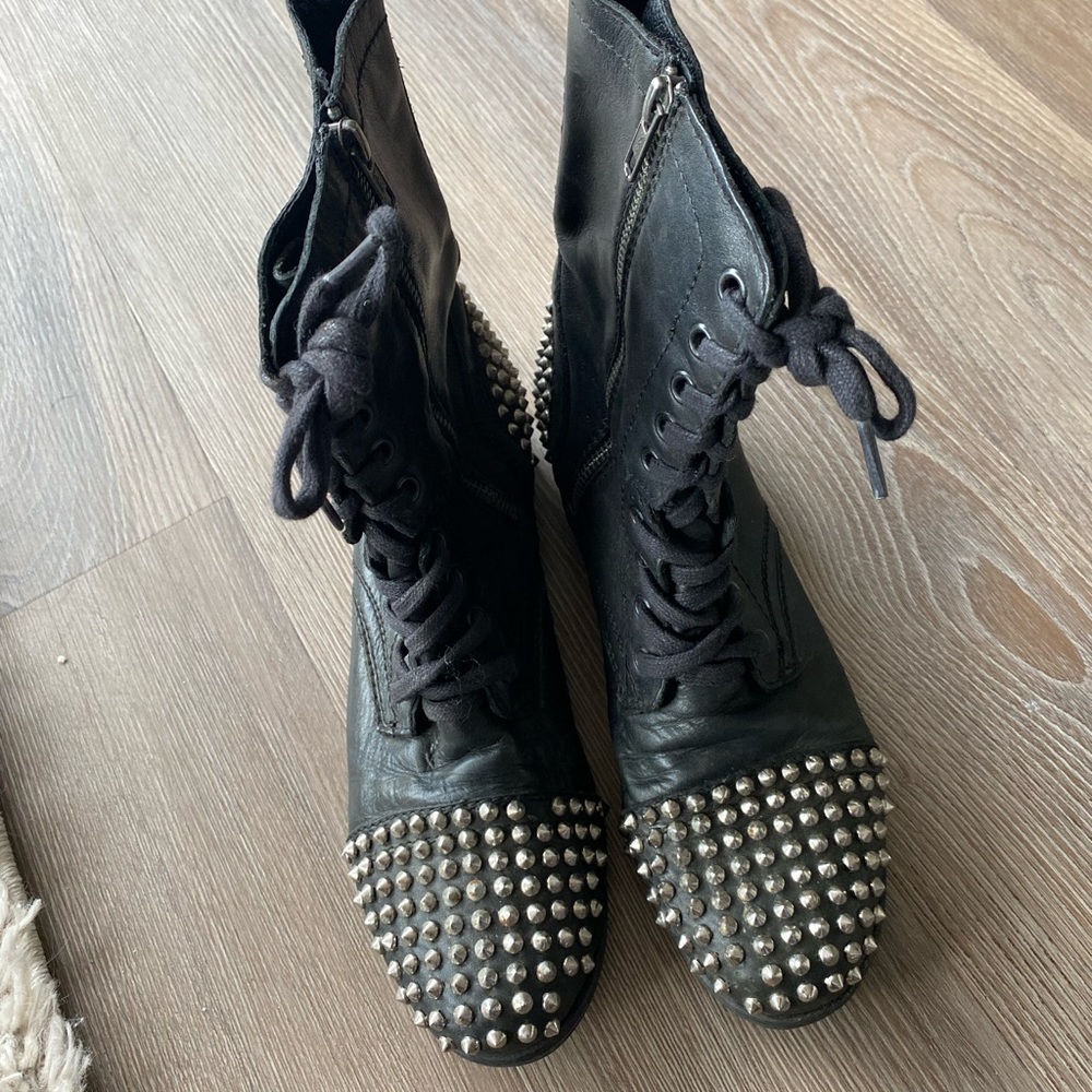 Steve Madden Studded combat boots